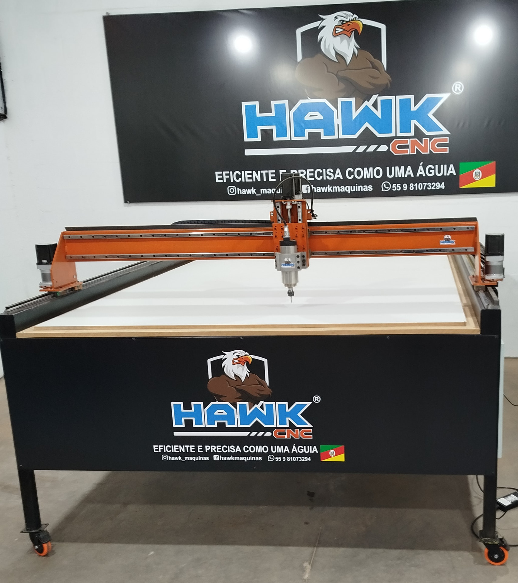 Máquina Hawk CNC finalizada na fábrica