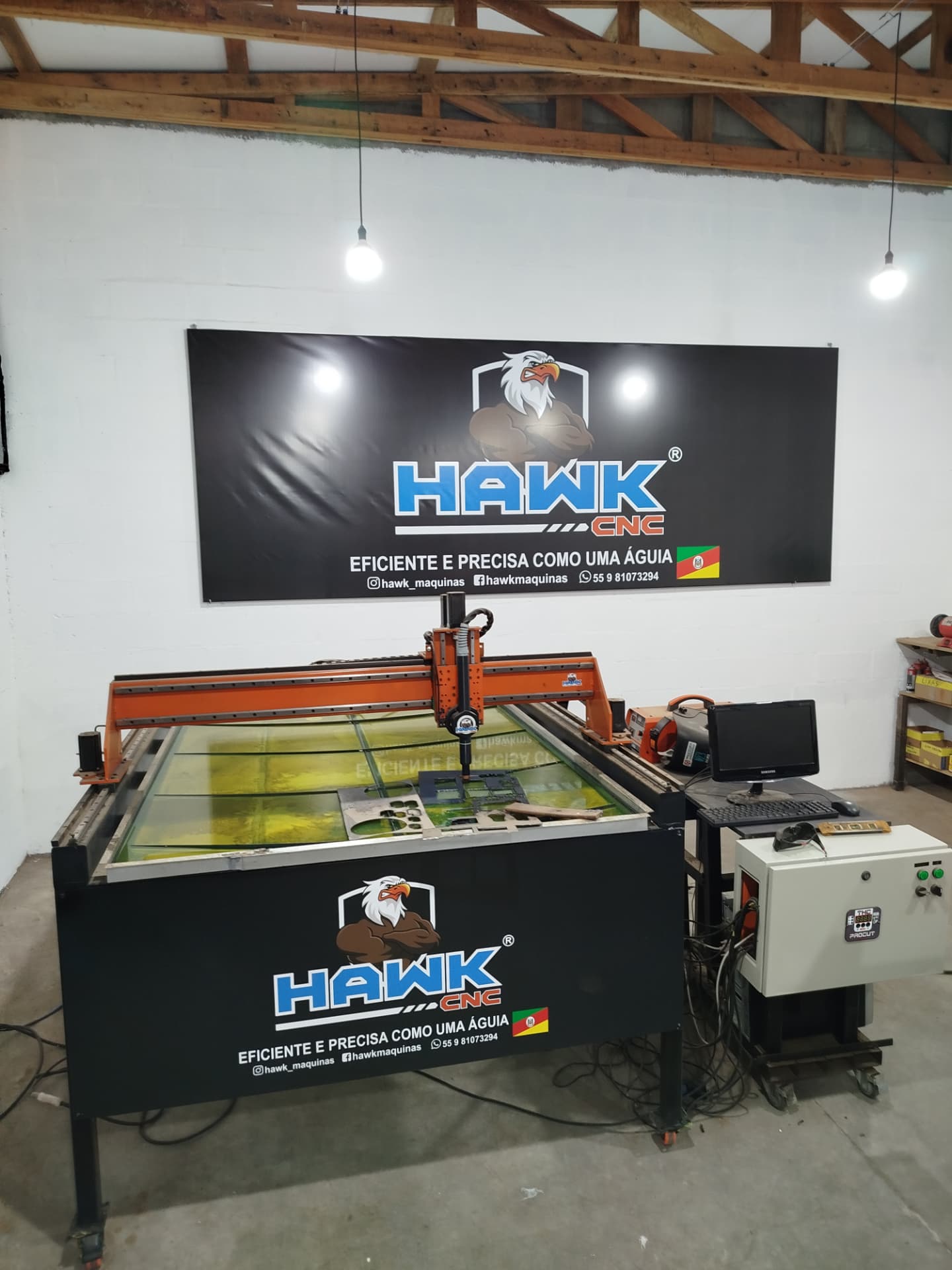 Mesa de corte Plasma CNC Hawk montada na fábrica