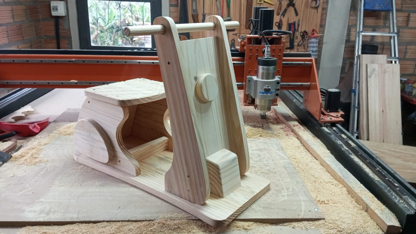 Brinquedo de madeira usinado na Router CNC Hawk