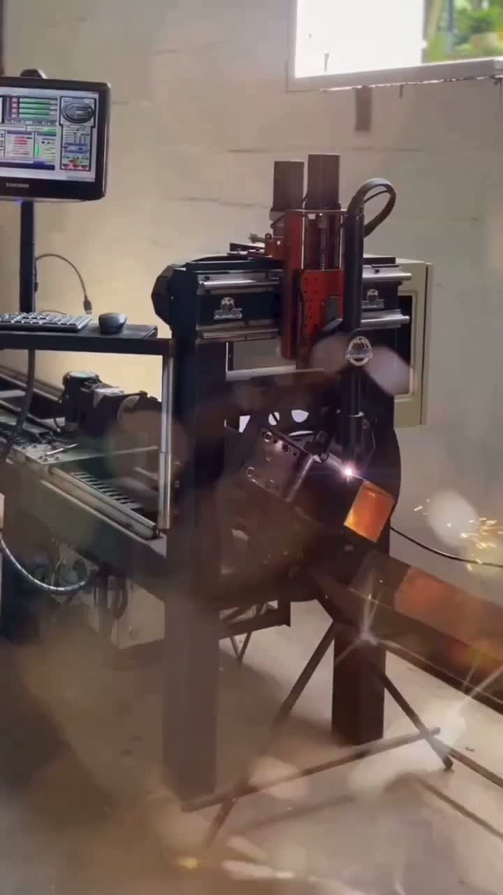 Plasma CNC cortando tubo e metalon